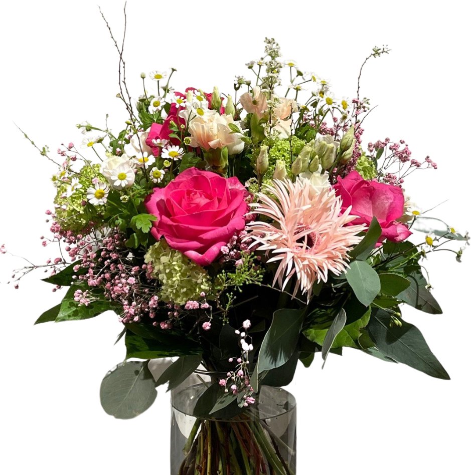 Der florali Liebesgrüße-Blumenstrauß besteht aus rosa Rosen, weißen Gänseblümchen, blassrosa Spinnenchrysanthemen und üppigem Grün in einer klaren Glasvase. Seine großen Blüten und zarten Füller fangen den Charme von Frühlingsblumen perfekt ein.